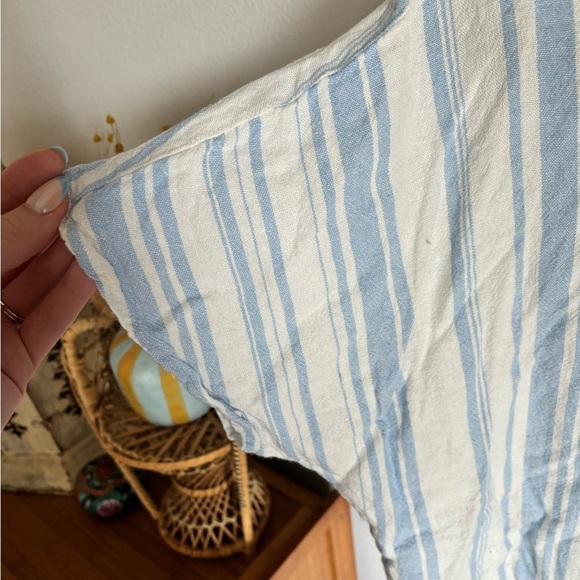 Coastal Style Ci Sono Blue and White Striped Cropped Shirt in size medium - Picture 7 of 13